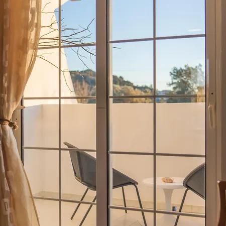 Apartment Kampus Living & Faliraki