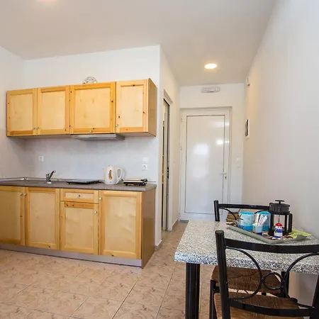 Apartment Kampus Living & Faliraki