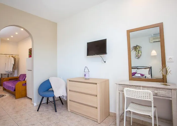 Kampus Living Luxury Complex * 팔리라키