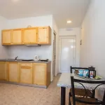 דירה Kampus Living Luxury Complex פליראקי