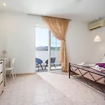 Kampus Living Luxury Complex Apartman *