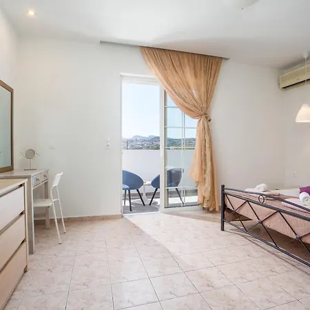 Kampus Living Luxury Complex * 팔리라키